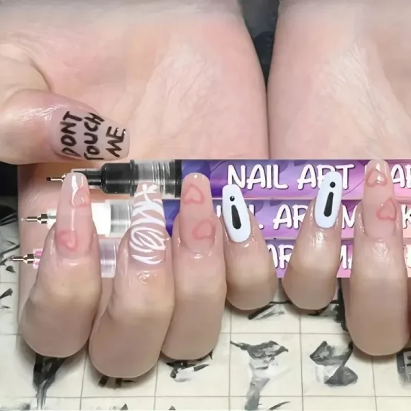 🇲🇦🔥 قلم تزيين الأظافر ب 12 لونًا – أداة مكياج ناعمة وسريعة الجفاف – الدفع عند الاستلام 💅🎨✨🛒